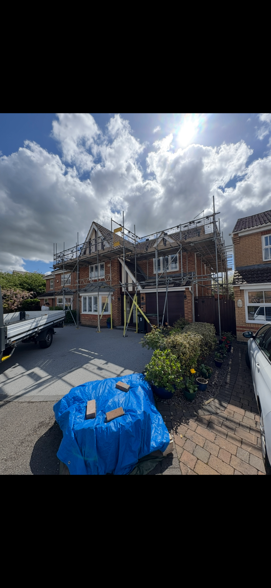 Roof scaffolding around a house