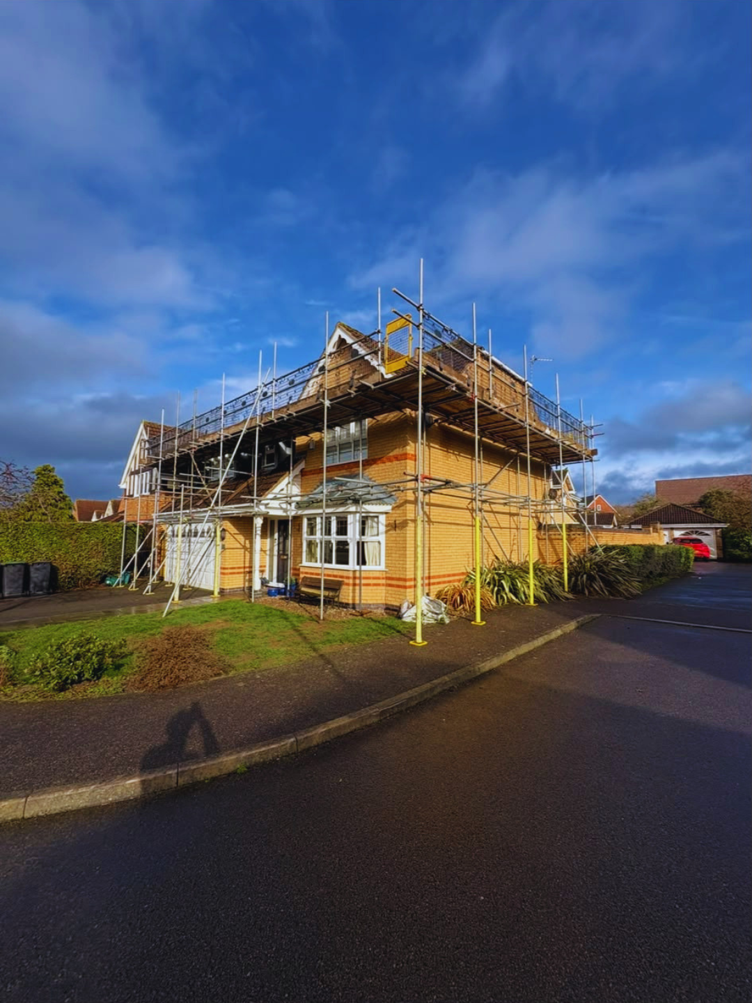 Roof scaffolding to a detached house